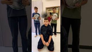 ‏خمن منو اللي ضربك ! 😂🔥￼
