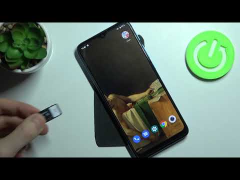 (RUSSIAN) Как вставить SIM и SD карту в Motorola Moto E7i Power