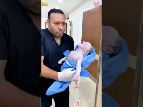 ผู้หญิงคนนี้กำลังตั้งครรภ์ลูกแฝดสาม