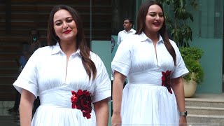 Sonakshi Sinha Spotted At Lower Parel