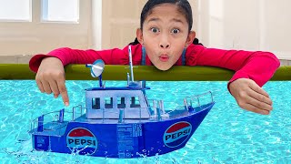 Lily Builds Recycled Toys After Friends Andrea & Ben Won’t Share!