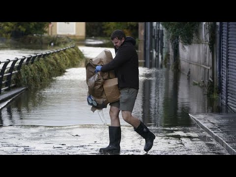 La tempesta Ciaran sferza le coste francesi