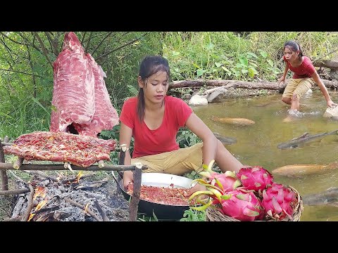 Survival in the forest, Catch many fish in river, Fish hot spicy grilled, Pork ribs roasted tasty