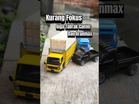 Truk Giga ini Tabrak Canter yang akan belok dan Senggol Granmax