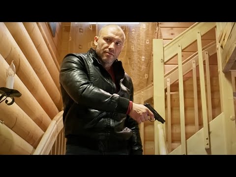 ВОТ ЭТО ПЕРЕПЛЁТ! В БЕГАХ СО СТЕРВОЗНОЙ НАЧАЛЬНИЦЕЙ КОТОРУЮ ХОТЯТ УБИТЬ! Половинки Невозможного