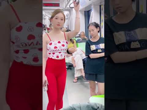 @មួនធា two funny girls video take the train🤣Ep#041