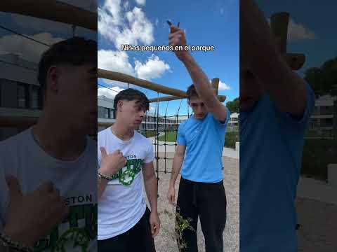 Niños pequeños en el parque #shorts #viral