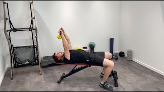 Skullcrusher avec kettlebell