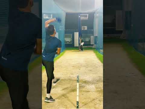How to place a YORKER ?☄️ #shortsfeed #uaecricket #cricketlover #shorts #batting #yorkers