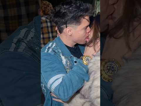 BEIJANDO DESCONHECIDA EM CAMPOS DO JORDÃO #shorts #entrevista #curiosidades #dicas