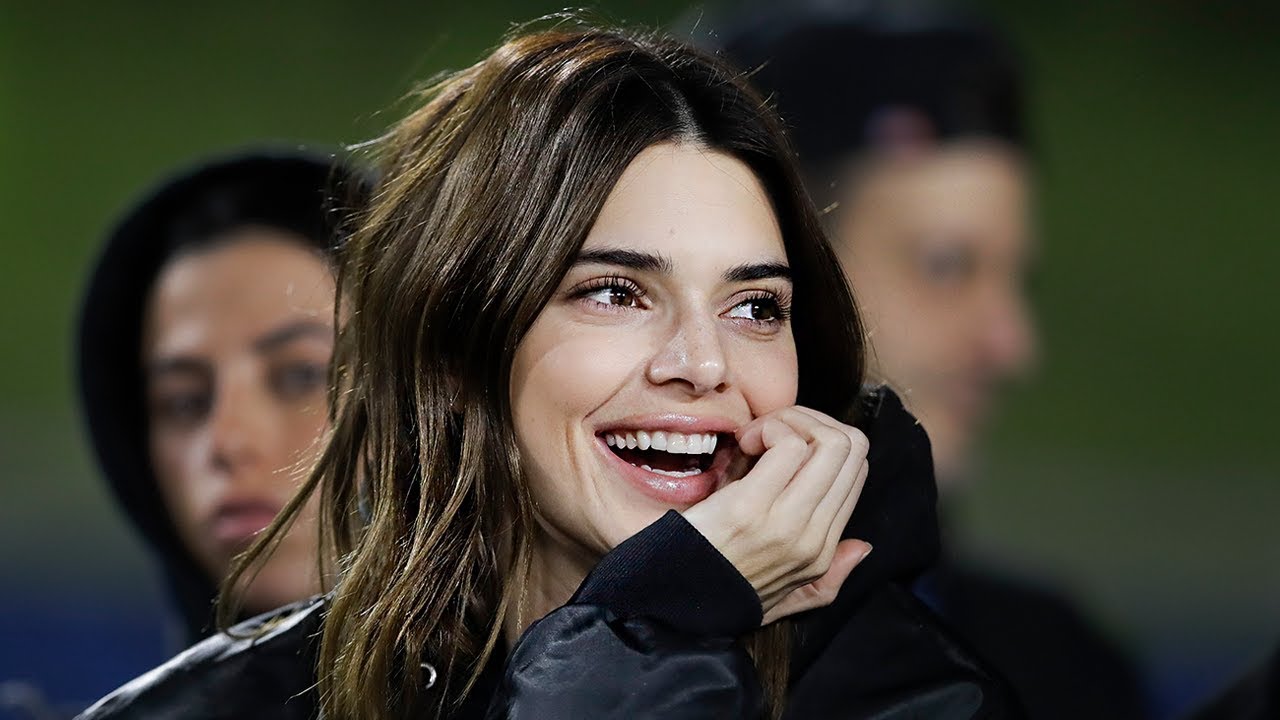 Kendall Jenner reacts to Rams Fans dissing her at NFL Game