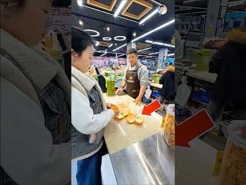 Cô gái bóc vỏ cam trước khi cân và bài học đắt giá 🍊😜