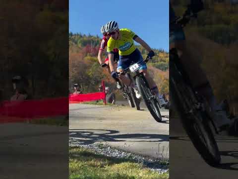 Sweeping around 🥶😮‍💨 🏁 Men’s U23 UCI XCC World Cup📍Lake Placid, Olympic Region 🏔️ Mt Van Hoevenberg