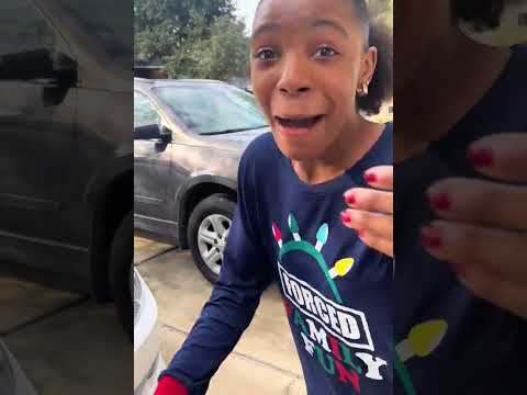 Best daughter reaction to christmas gift