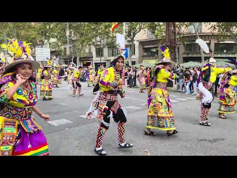 Día de la hispanidad Barcelona. Bolivia con gran parte de la representación