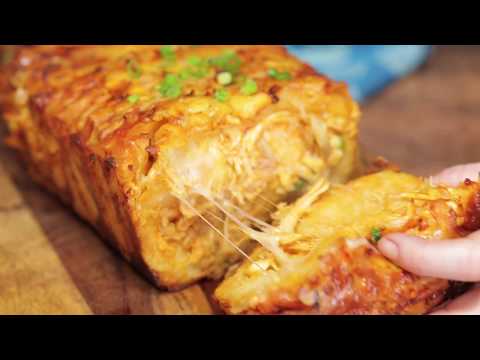 The BEST Party Food | Buffalo Chicken Pull Apart Bread