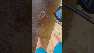 Fell into an ancient river! Layers from the 1800s