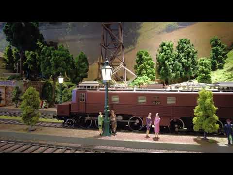 Een modelspoorbaan in de Koningsklasse van de modelspoor | The royal class of model railways