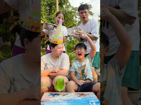 Hai mẹ con trêu trọc nhau siêu dễ thương 😂😱👶🏻♥️👴 #shorts #cute
