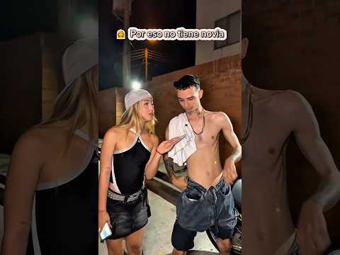 Por eso no tiene novia