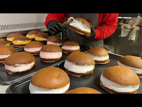 인기 폭발! 출시하자마자 대박터진 크림 폭탄 모카빵 Cream bomb! delicious creamy mocha bread - Korean street food