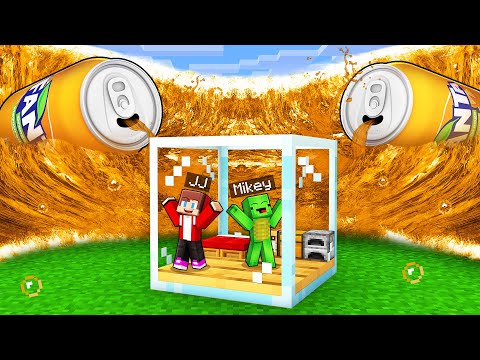 FANTA TSUNAMI vs. Mikey & JJ Doomsday GLASS Bunker - Minecraft (Maizen)