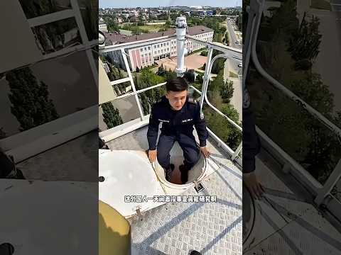 ๐ฑ ุฃุจู ุฏุฎู ุฅูู ุงูุฃูุจูุจ ุงูุบุงู
ุถโฆ ูุงูุงุจู ุงุฑุชุฌู ู
ู ุงูุฎูู! ๐๐๐ฅ #shorts