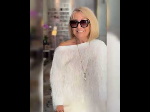 トレンド創作の動画サムネイル - Natural Older woman Outfits Over 50,60,70|| spring | summer fashion | trends 2025💗#style