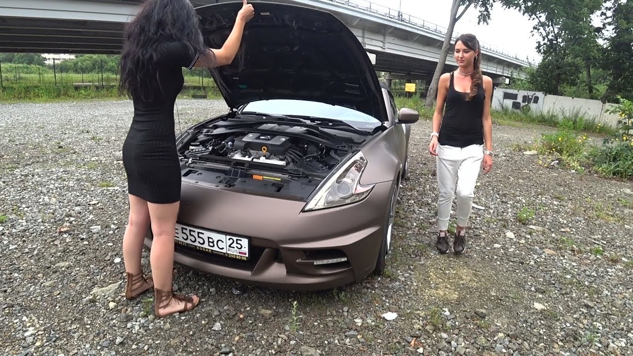 Девочки про nissan 370z