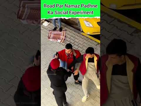Road par namaz padhne ka social experiment 🥰 #shorts