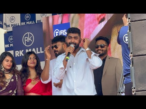 ചിറാപുഞ്ചി പാടി പൊളിച്ചടുക്കി ഹനാനും സണ്ണി ചേച്ചിയും ട്രിവാൻഡ്രം RK മാൾ വന്നപ്പോൾ! Hanan Sha At tvm