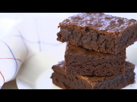 Chewy and Fudgy Brownies- Everyday Food with Sarah Carey