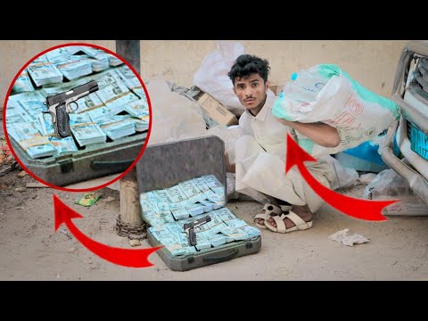 شاهد ماذا وجد هذا الشاب الفقير في النفايات😯Watch what this poor young man found in the trash