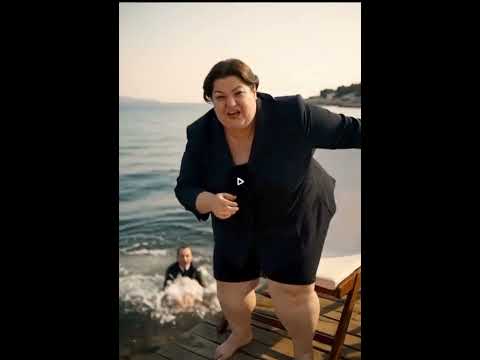 Al Mare con #aigenerated Totò di Napoli