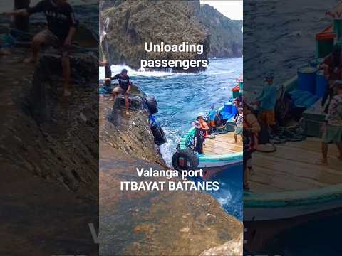 itbayat port BATANES unloading passengers