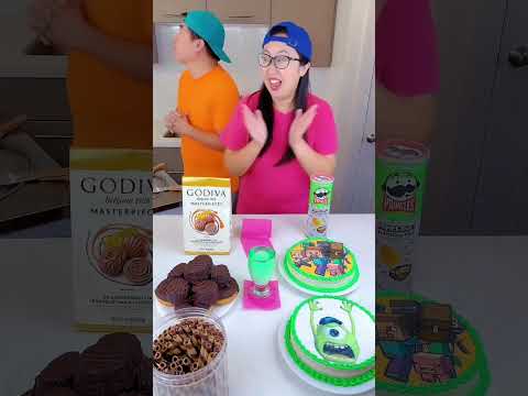 Ice cream challenge!🍨 green food vs chocolate food #funny #shots