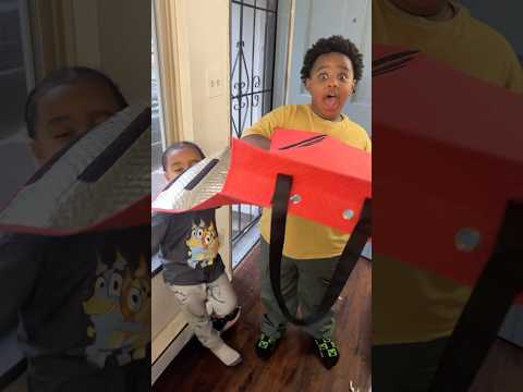 Senai and Saynt order pizza and TAKIS with moms credit card #shorts