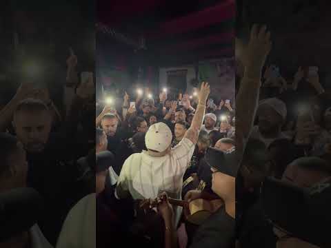 Pode acabar a luz, pode parar o som, só não pode faltar pagode pro meu povo! Eu levo até eles 🍻👑