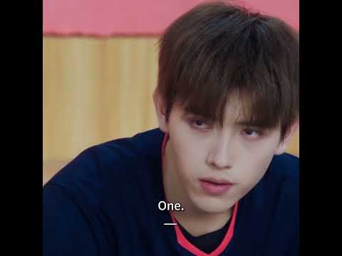 He can only silently document her success from behind. ๐ค๐| Lighter & Princess #youku