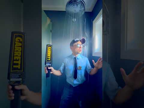 Thief and Policeman - Shower Prank 🤣🚿👮🏼‍♂️
