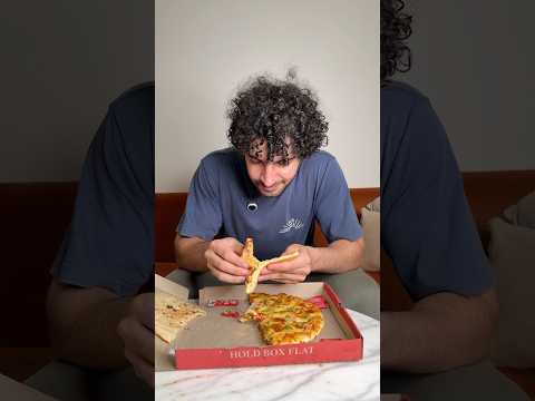لما اكل بيتزا 😂🍕