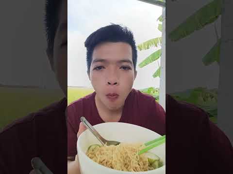 mukbang tô mì tôm giữa cánh đồng lúa xanh || ATGTĐL