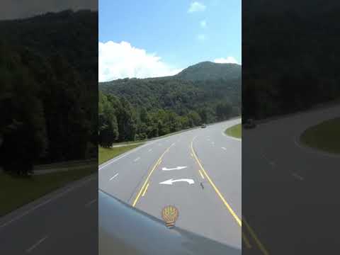 Hạ Cánh Khẩn Cấp Trên Đường