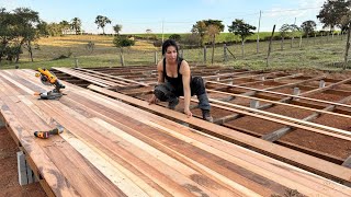 CONSTRUÍ UM DECK DE MADEIRA DE 64M COM AS PRÓPRIAS MÃOS.