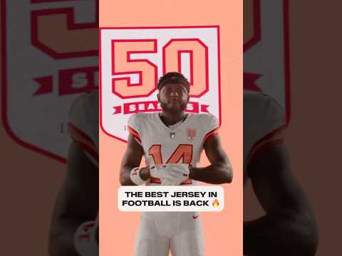 Chris Godwin Jr. makes his debut in The ‘76 Jersey ???? #chrisgodwin #uniform #helmet #buccaneers #nfl
