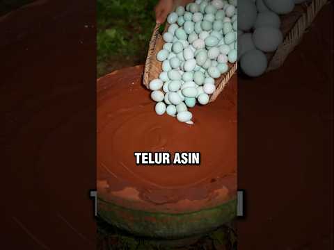 PROSES PEMBUATAN TELUR ASIN METODE TIMBUN TANAH #shorts #viral #trending