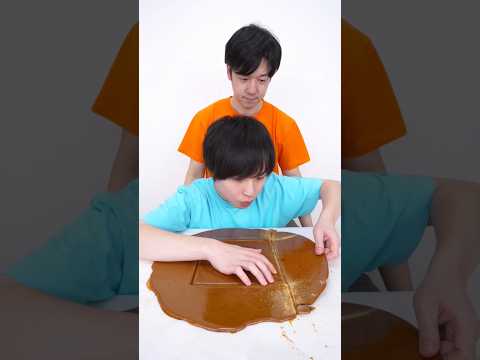 क्या में अपने choclet को बचा पाऊंगा🤯😋 ! #youtubeshorts #shorts #viralshorts