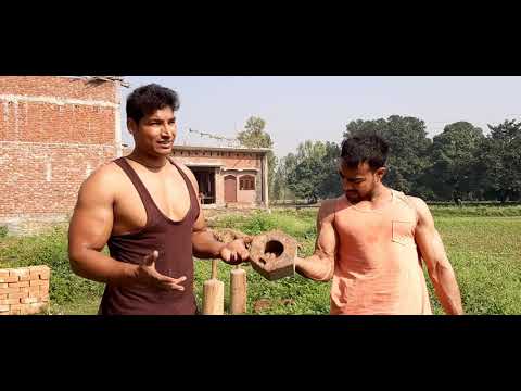 अब्दुल्ला पठान भांजे के साथ ढोले का  वर्कआउट करते हुए