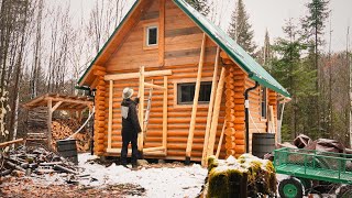 WINTER is still here | Continuing our Log Cabin extension in the snow!