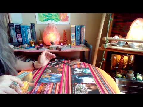 ESCORPIO!! 🔮 Alguien busca una (nueva) oportunidad contigo!! Tendrá que jugar bien sus cartas!!